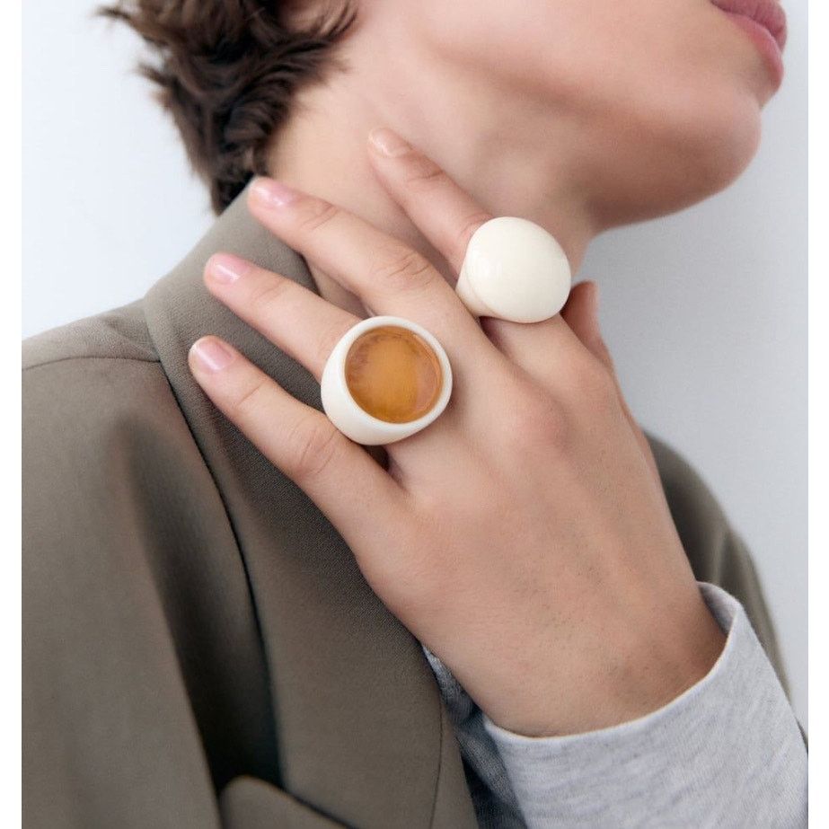 Zara NWT- Zara 2 pack of maxi resin rings -M Size ONE SIZE - 1 Thumbnail