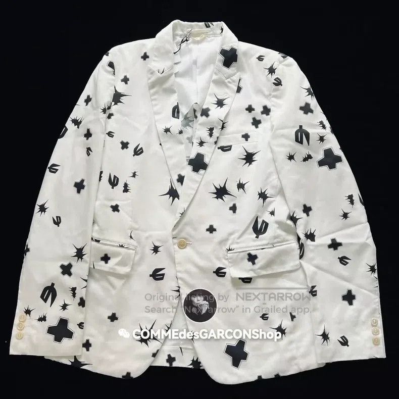 Comme des Garcons Comme Des Garcons Anti-war logo printed coat Size US M / EU 48-50 / 2 - 1 Thumbnail