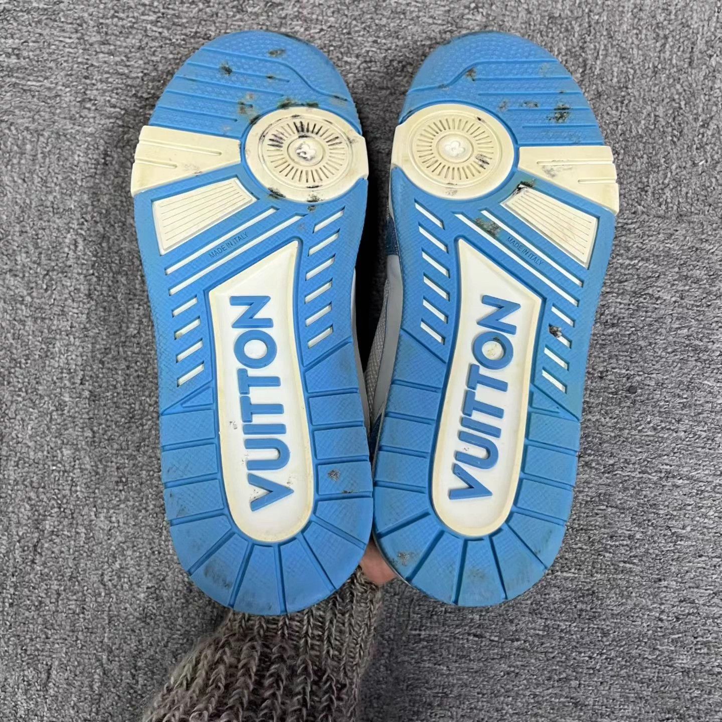 Louis Vuitton LV Blue/White Floral Leather Low-Top Sneakers 6.5 US Size US 6.5 / IT 36.5 - 6 Thumbnail