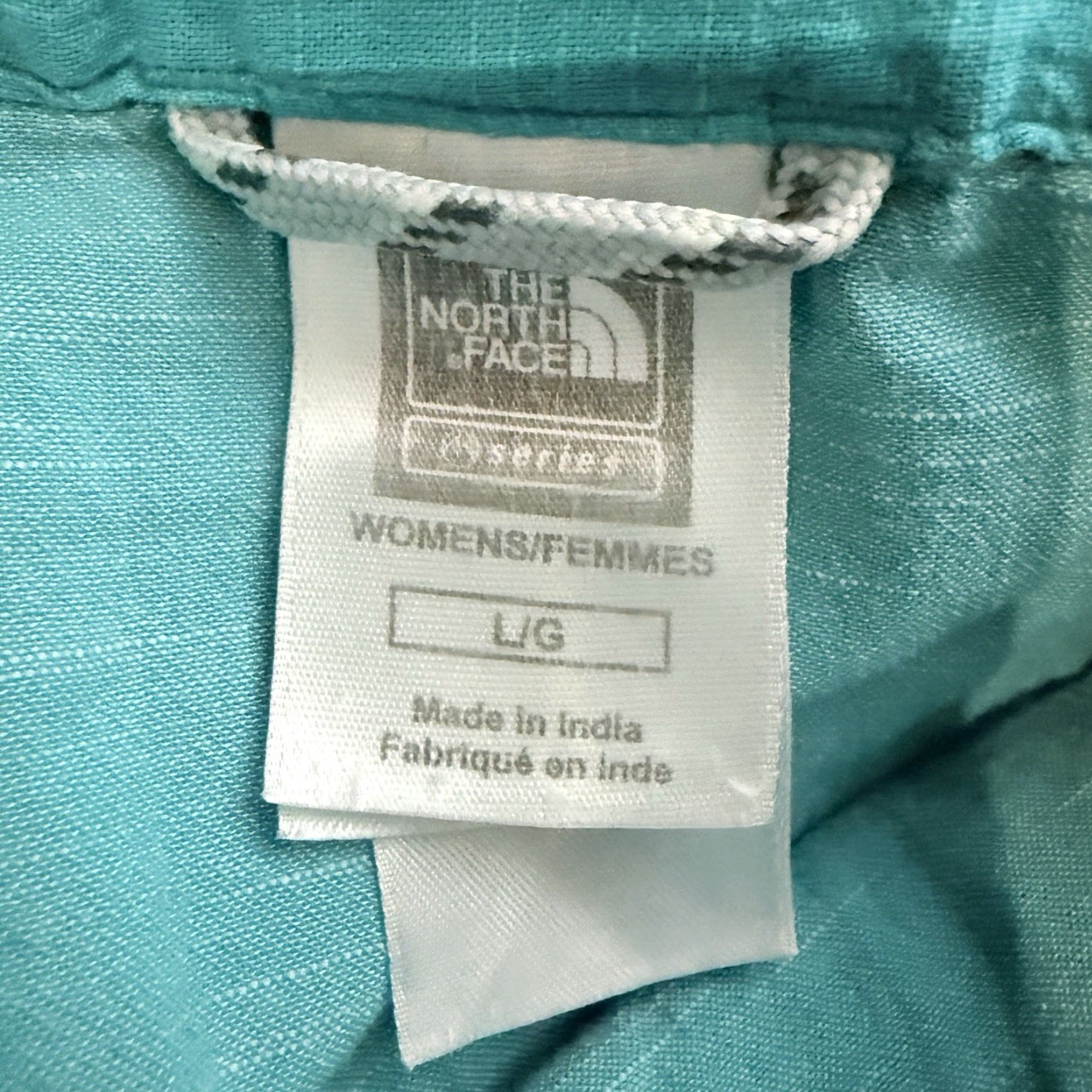 The North Face The North Face Button-Up Shirt Women Large Blue 100% Cotton Short Sleeve Size 36" / US 14 / IT 50 - 4 Thumbnail