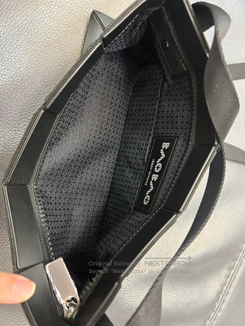 Issey Miyake Issey Miyake Black Tote Bag Size ONE SIZE - 1 Thumbnail