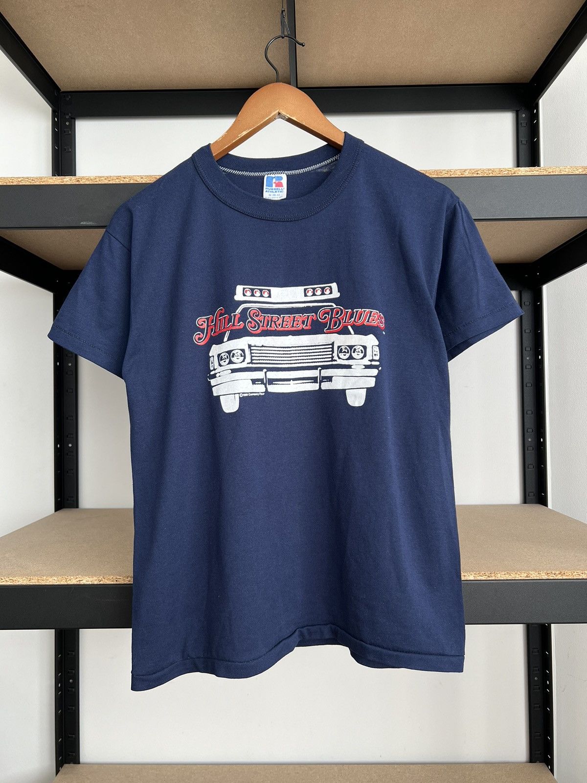 Vintage Vintage 1980 Hill Street Blues TV Show Movie Navy T-shirt Size US M / EU 48-50 / 2 - 1 Thumbnail