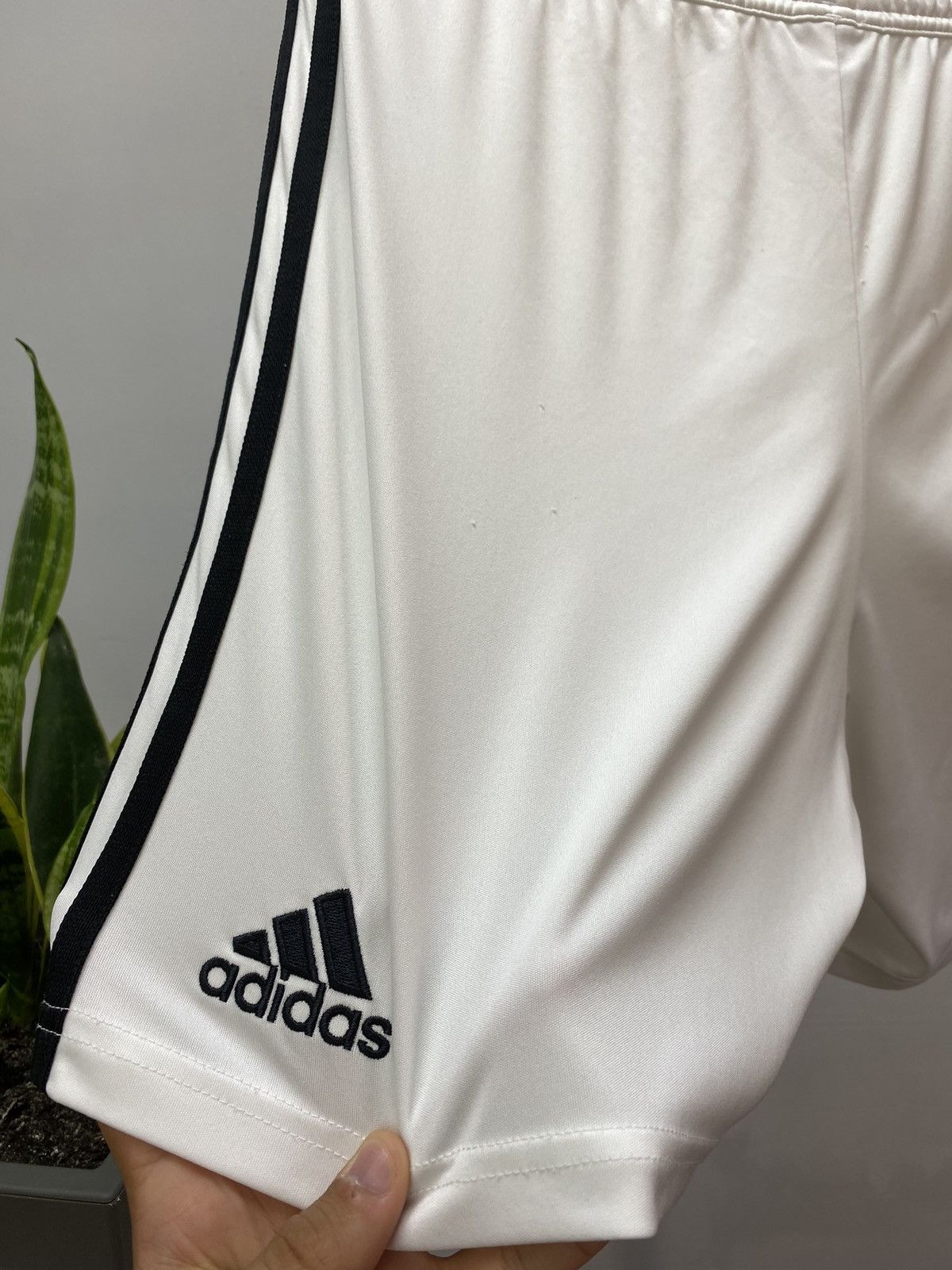 Adidas JUVENTUS ADIDAS 2017/2018 FOOTBALL HOME JERSEY AND SHORTS Size US S / EU 44-46 / 1 - 23 Thumbnail
