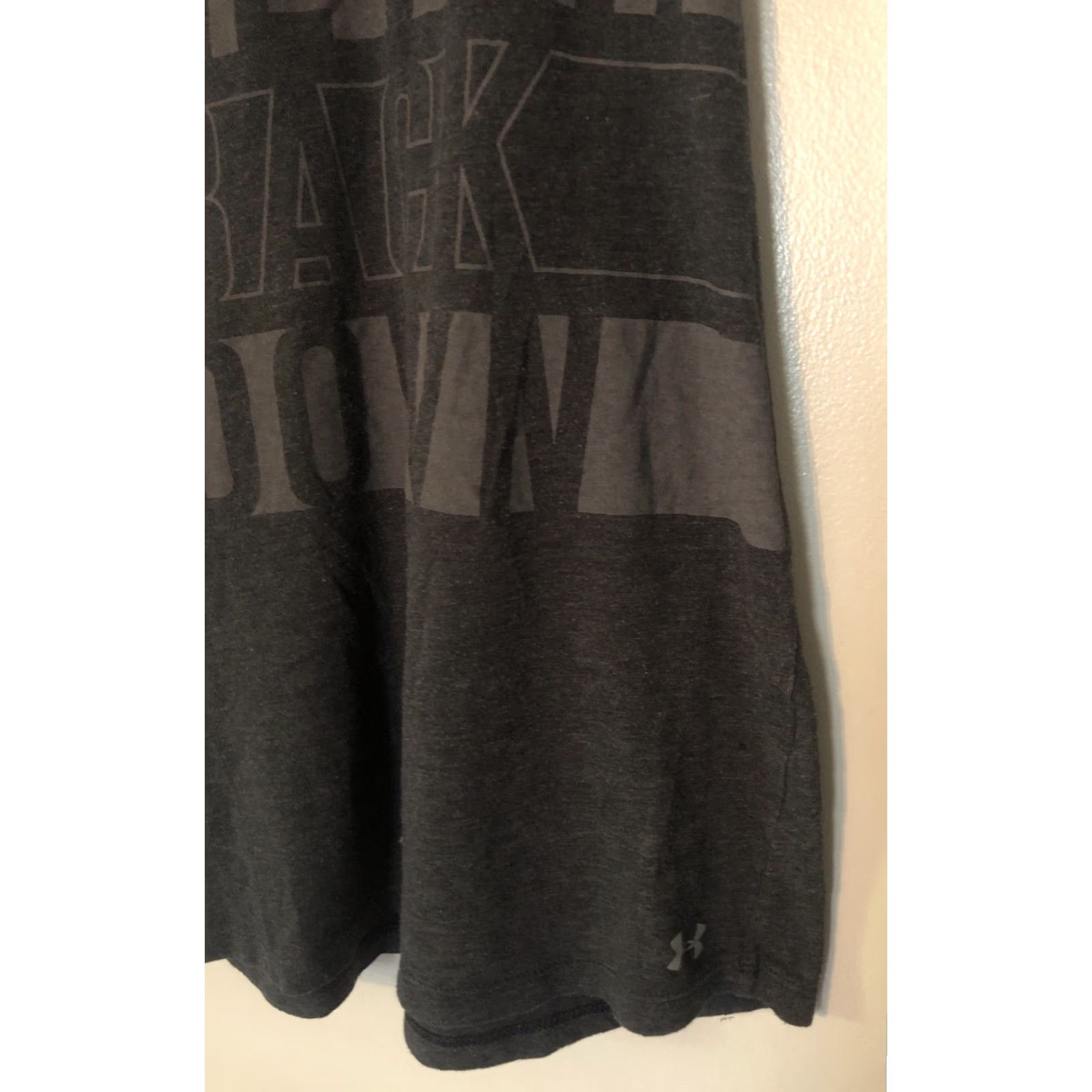 Under Armour Under Armour Charged Never Back Down Tank Top Gray Sz M Women Tank Sleeveless Round Neck Pullover Activewear Running & Jogging Short Sleeve Top Size M / US 6-8 / IT 42-44 - 3 Thumbnail