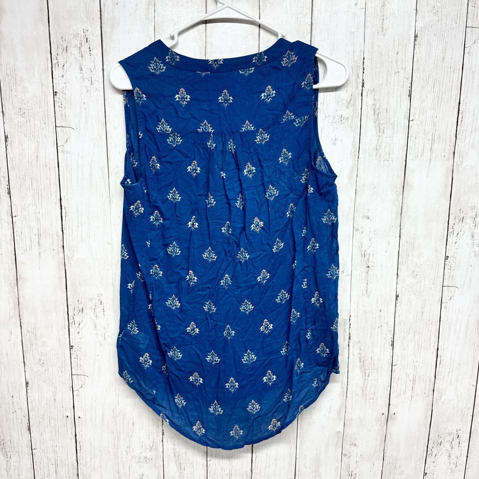 Paige Paige Shirt Size Small V-Neck Sleeveless Button Front Blouse Size S / US 4 / IT 40 - 6 Thumbnail