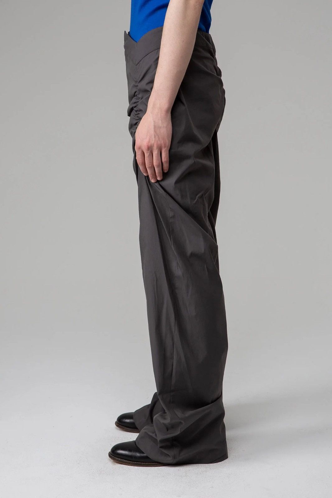 Mainline:RUS/Fr.CA/DE Ilya Scrunch Asymmetric Trouser Size US 32 / EU 48 - 2 Thumbnail