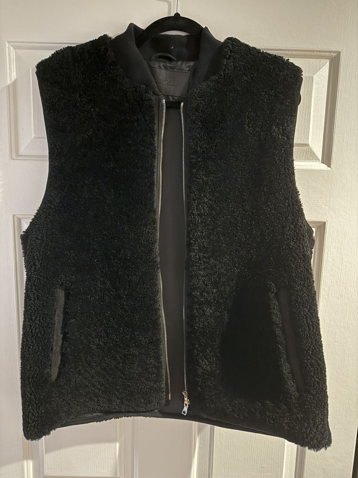 Mr P. Black Shearling Vest Size US M / EU 48-50 / 2 - 1 Thumbnail