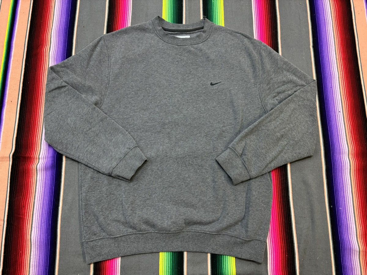Nike Vintage y2k Nike mini swoosh crewneck sweatshirt sz Large L Size US L / EU 52-54 / 3 - 1 Thumbnail