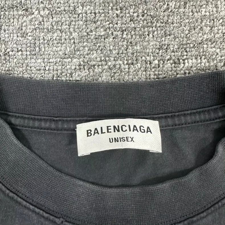 Balenciaga Balenciaga Washing to make short-sleeved T-shirts with old Size US S / EU 44-46 / 1 - 4 Thumbnail