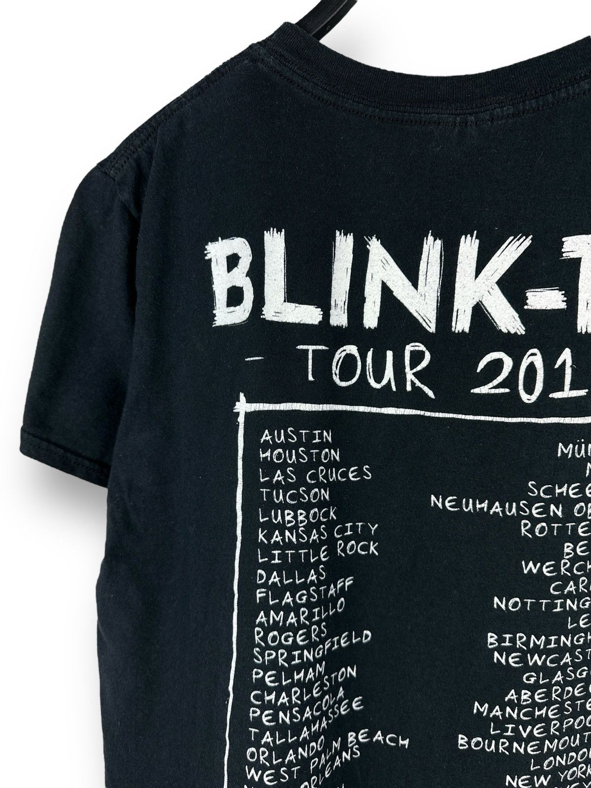 Band Tees Blink 182 Tour 2017 T-Shirt Punk Band Women’s Size M Size M / US 6-8 / IT 42-44 - 13 Thumbnail