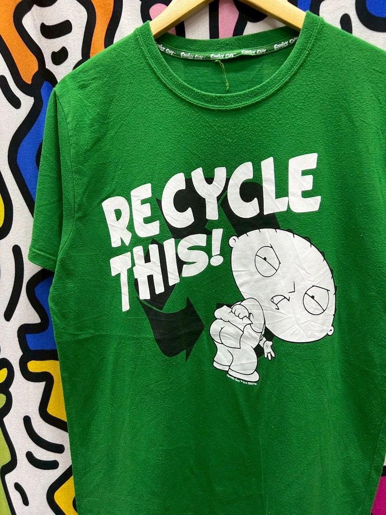 Vintage Vintage 2000s Family Guy tshirt size L Size US L / EU 52-54 / 3 - 1 Thumbnail