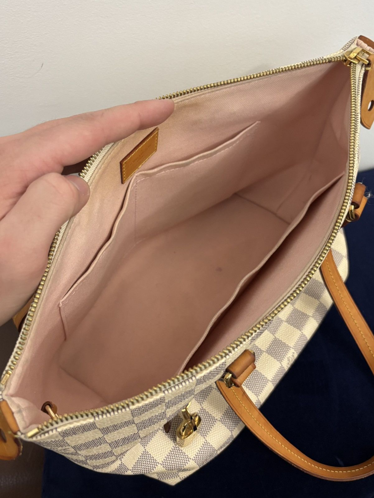 Louis Vuitton Louis Vuitton Damier Azur leather bag Size ONE SIZE - 6 Thumbnail