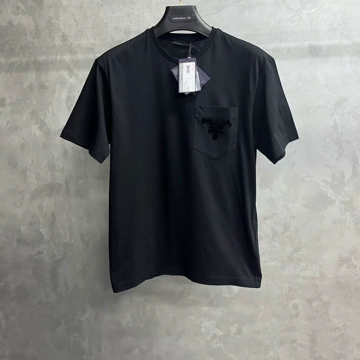 Prada prada black logo round neck t-shirt Size US S / EU 44-46 / 1 - 1 Thumbnail