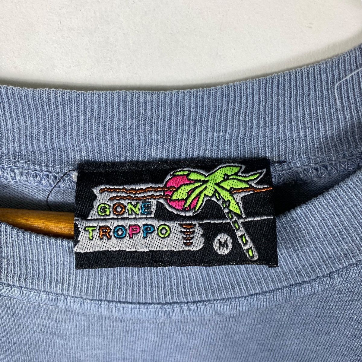 Vintage Vintage 90's SURFERS PARADISE Boardriders Club Surf Tee Size US M / EU 48-50 / 2 - 6 Thumbnail