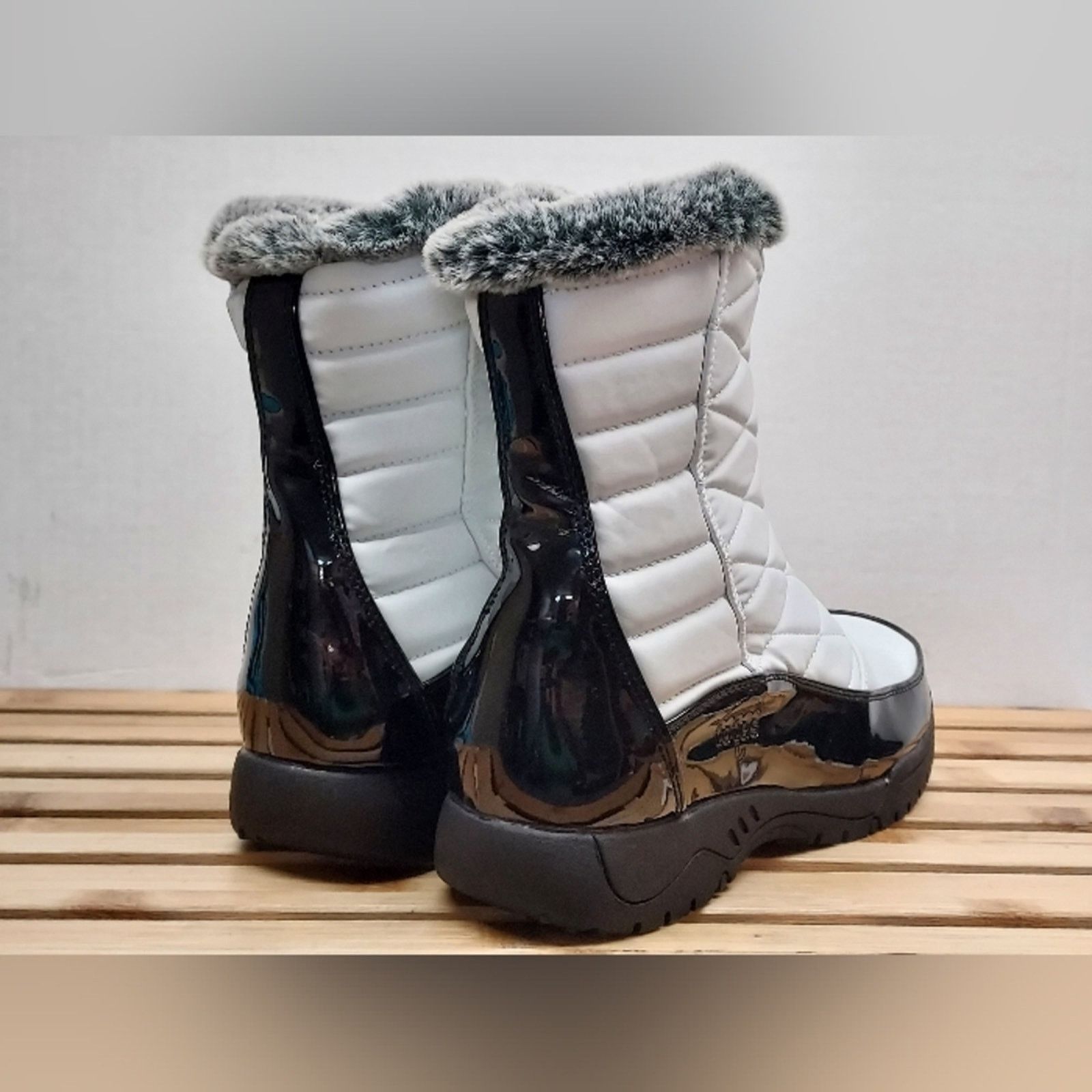 Toteme TOTES Womens White & Black Pull On Winter Boots Size 10M Size US 10 / IT 40 - 3 Thumbnail