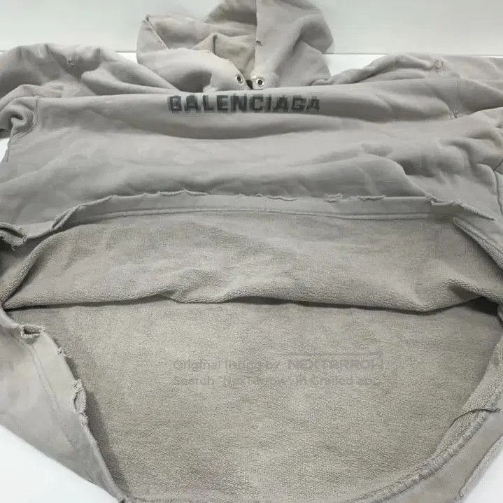 Balenciaga Balenciaga Logo Print Hooded Sweatshirt for Men. Size US XXS / EU 40 - 7 Thumbnail