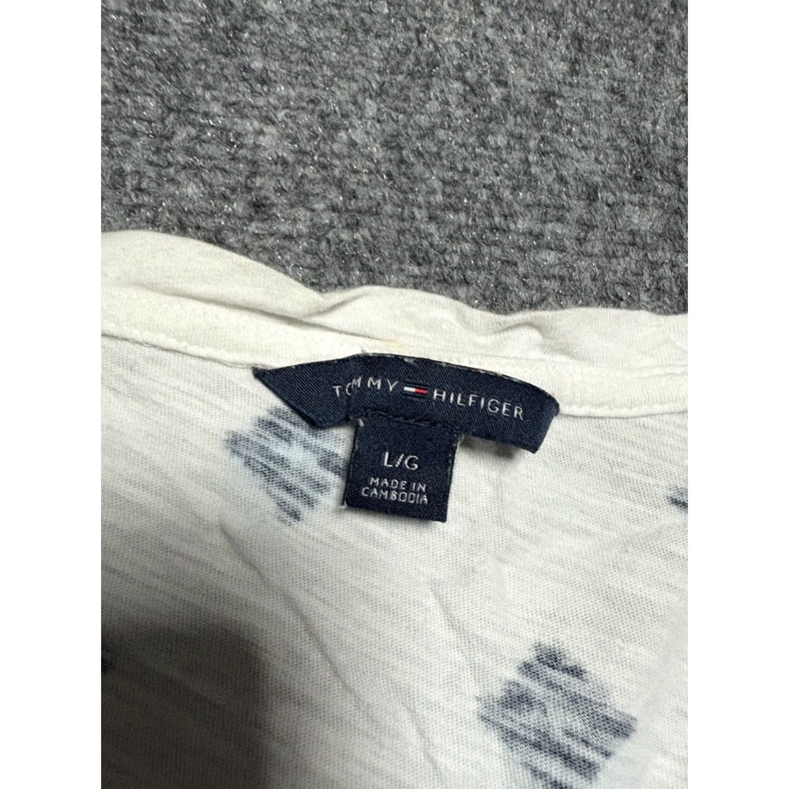 Tommy Hilfiger Tommy Hilfiger Shirt Womens Large L Top White Short Sleeve Diamond Pattern Diamond Pattern Slim V-Neck Casual Womens Size L / US 10 / IT 46 - 2 Thumbnail