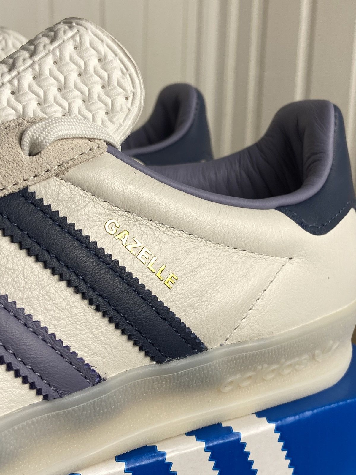 New adidas Gazelle Indoor White Preloved Ink Size 4,5US