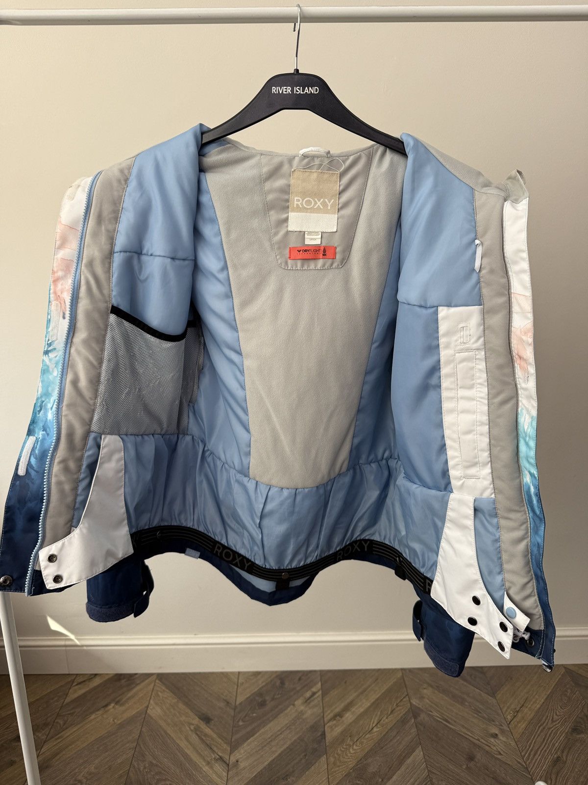 Other Vintage Roxy Women’s Ski Snow Jacket Hooded Waterproof Size S / US 4 / IT 40 - 13 Thumbnail