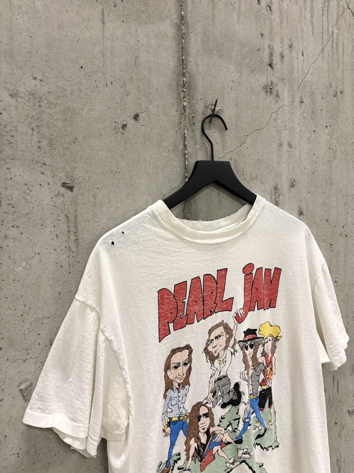 Band Tees Vintage Pearl Jam World Shirt Thrashed Faded Grunge Band Size US XL / EU 56 / 4 - 4 Thumbnail