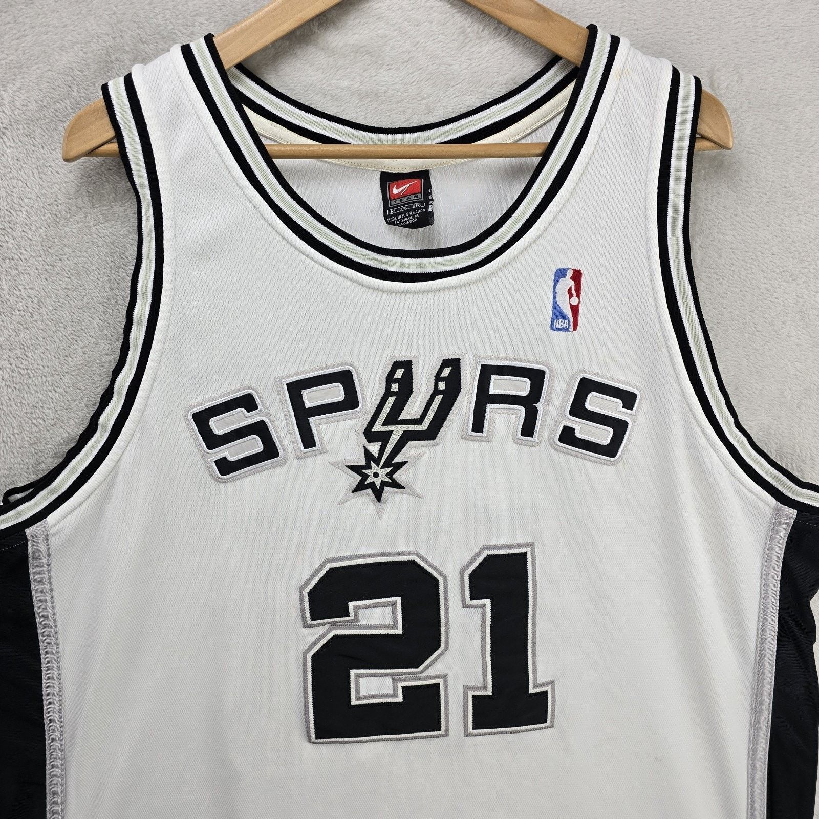 Nike Vintage Tim Duncan San Antonio Spurs Nike Jersey XXL NBA Size US XXL / EU 58 / 5 - 2 Thumbnail