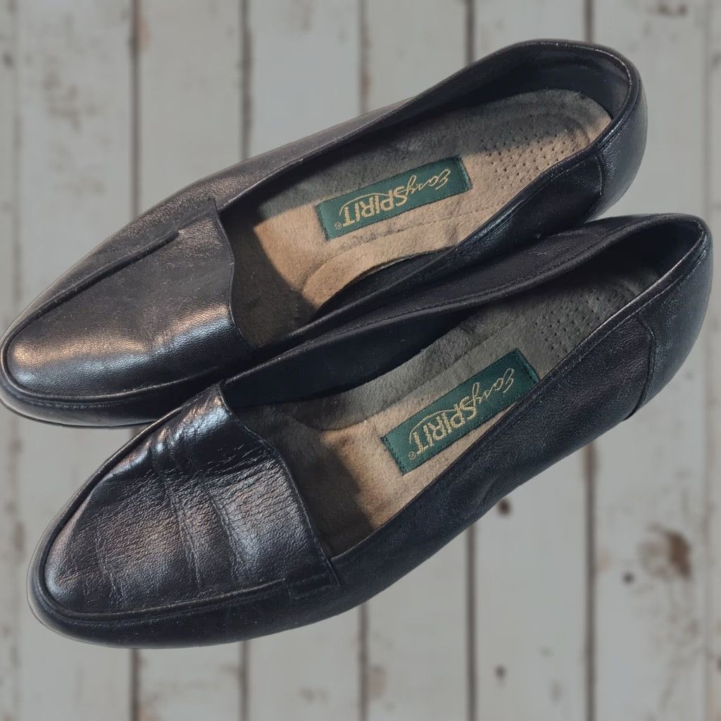 Vintage Easy Spirit Flats Women Size 7.5 Black Leather Slip-On Casual Comfort Shoes Size US 7.5 / IT 37.5 - 1 Thumbnail