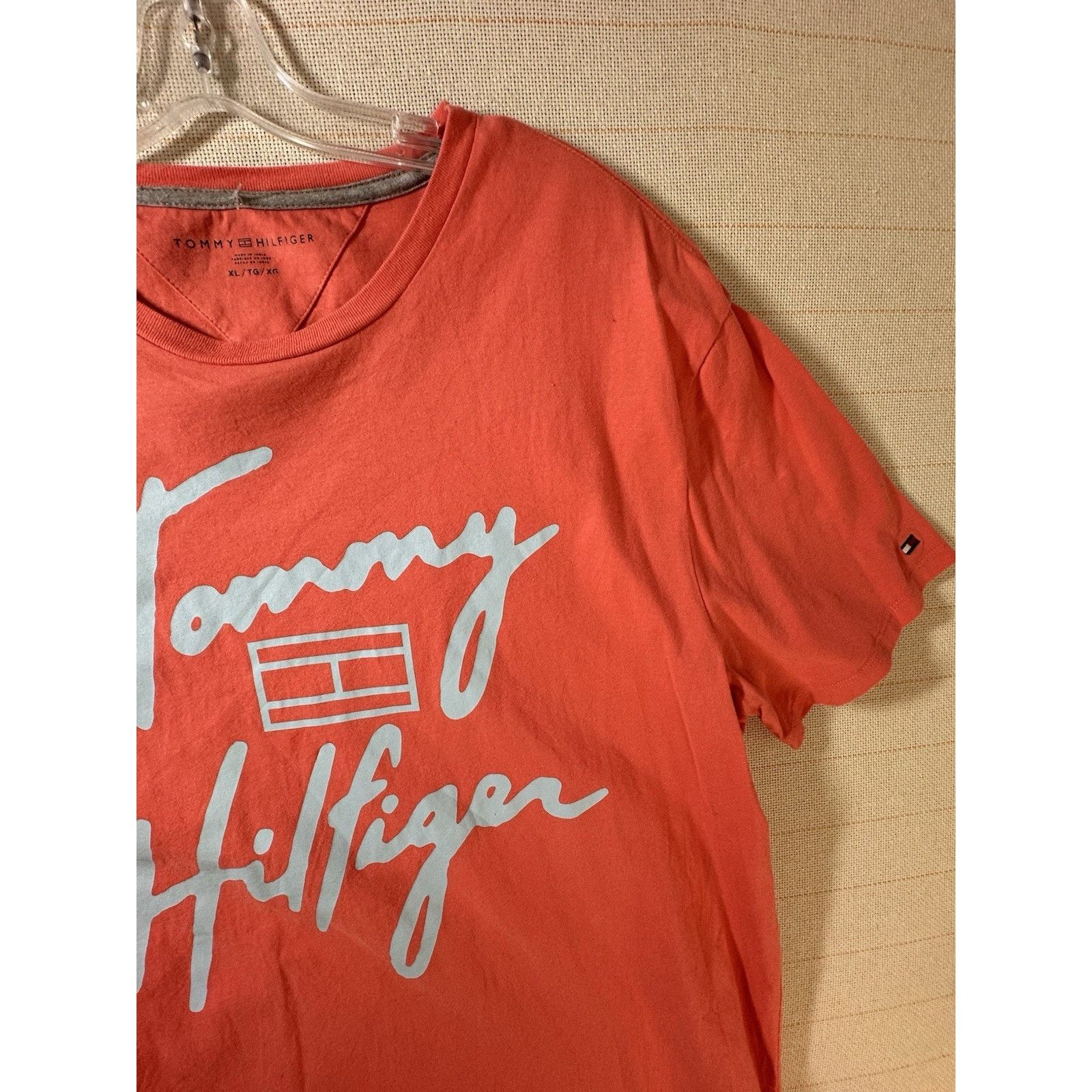 Tommy Hilfiger Tommy Hilfiger T-Shirt Coral Script Logo Size US XL / EU 56 / 4 - 4 Thumbnail