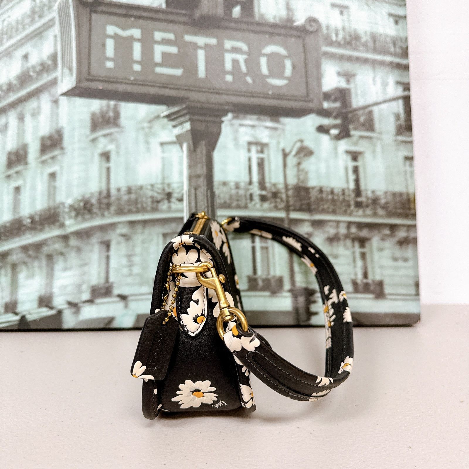 Coach Coach CR509 Swinger Bag 20 Floral Print Glovetanned Black Size ONE SIZE - 4 Thumbnail