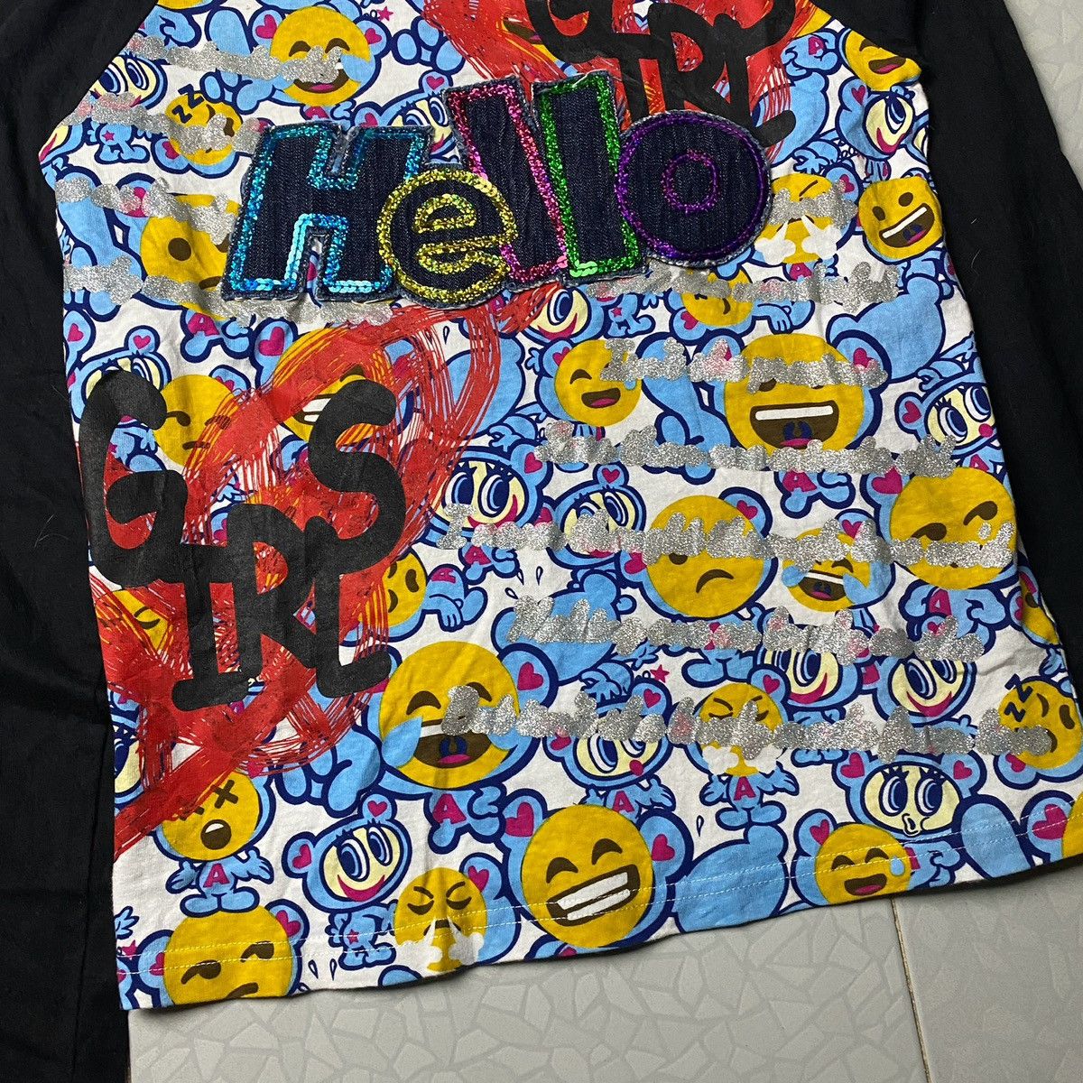 Angel Blue 2000's Angel Blue Cuteness Overload Emojis LS Size US S / EU 44-46 / 1 - 5 Thumbnail