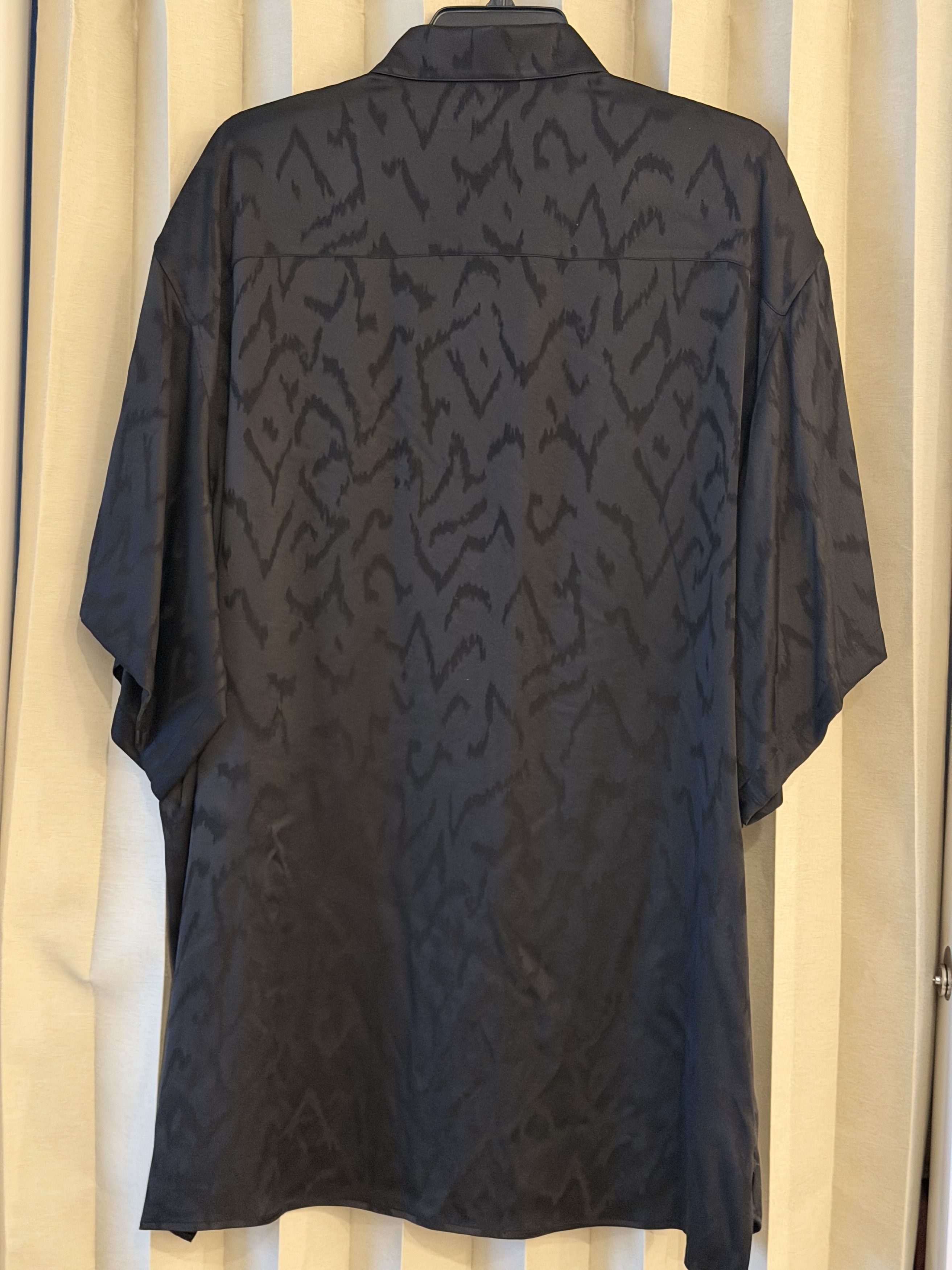 Saint Laurent Paris OVERSIZE SHIRT IN MATTE AND SHINY SILK Size US L / EU 52-54 / 3 - 2 Thumbnail