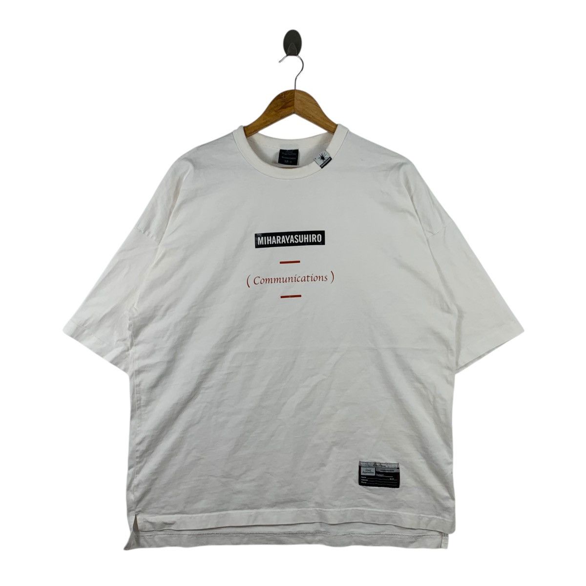 GU × Japanese Brand × Maison MIHARA YASUHIRO MIHARAYASUHIRO x GU Good Inspiration Japanese Brand T-Shirt Size US L / EU 52-54 / 3 - 1 Thumbnail