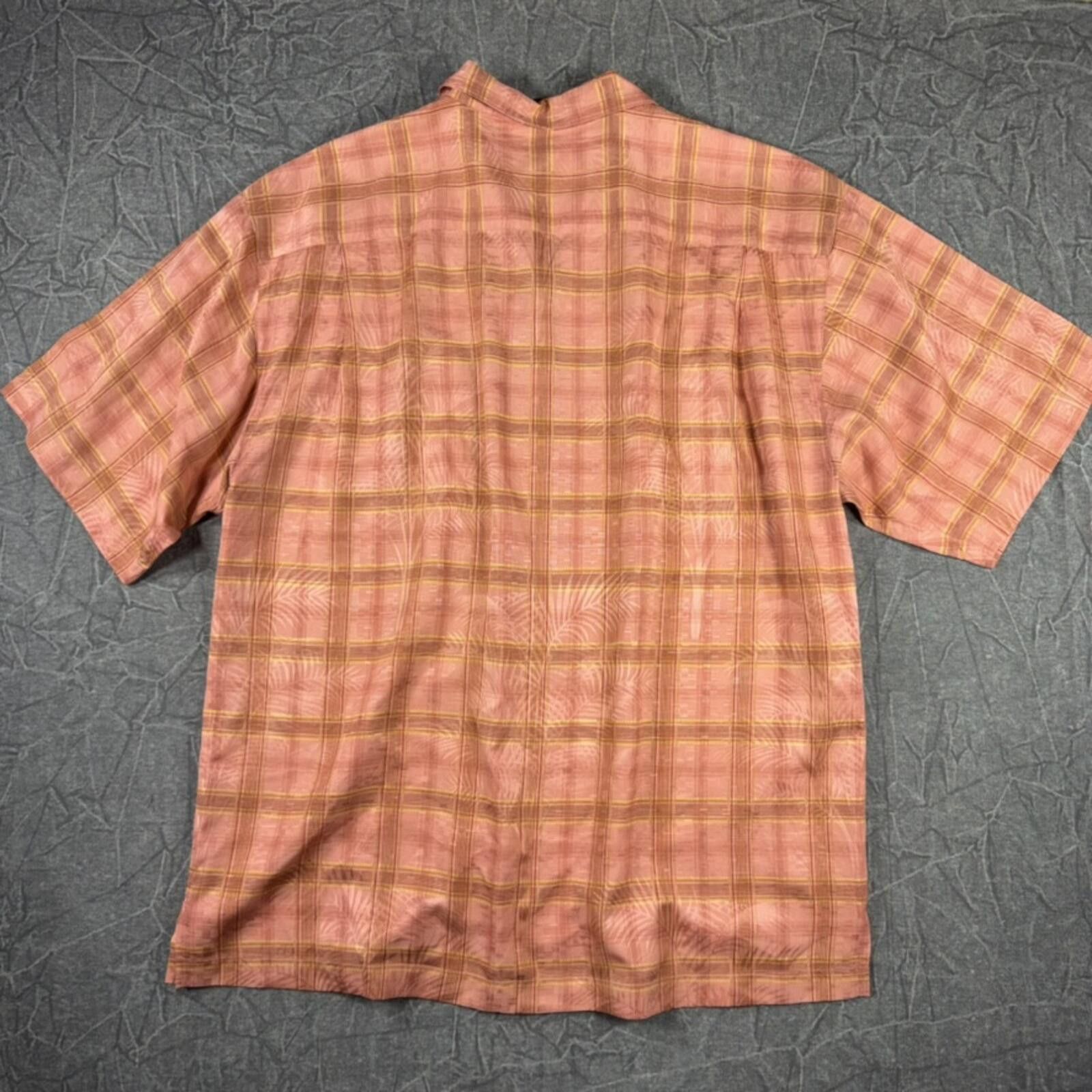 Tommy Bahama Tommy Bahama Shirt Men's L Pink Hawaiian Silk button down Size US L / EU 52-54 / 3 - 7 Thumbnail