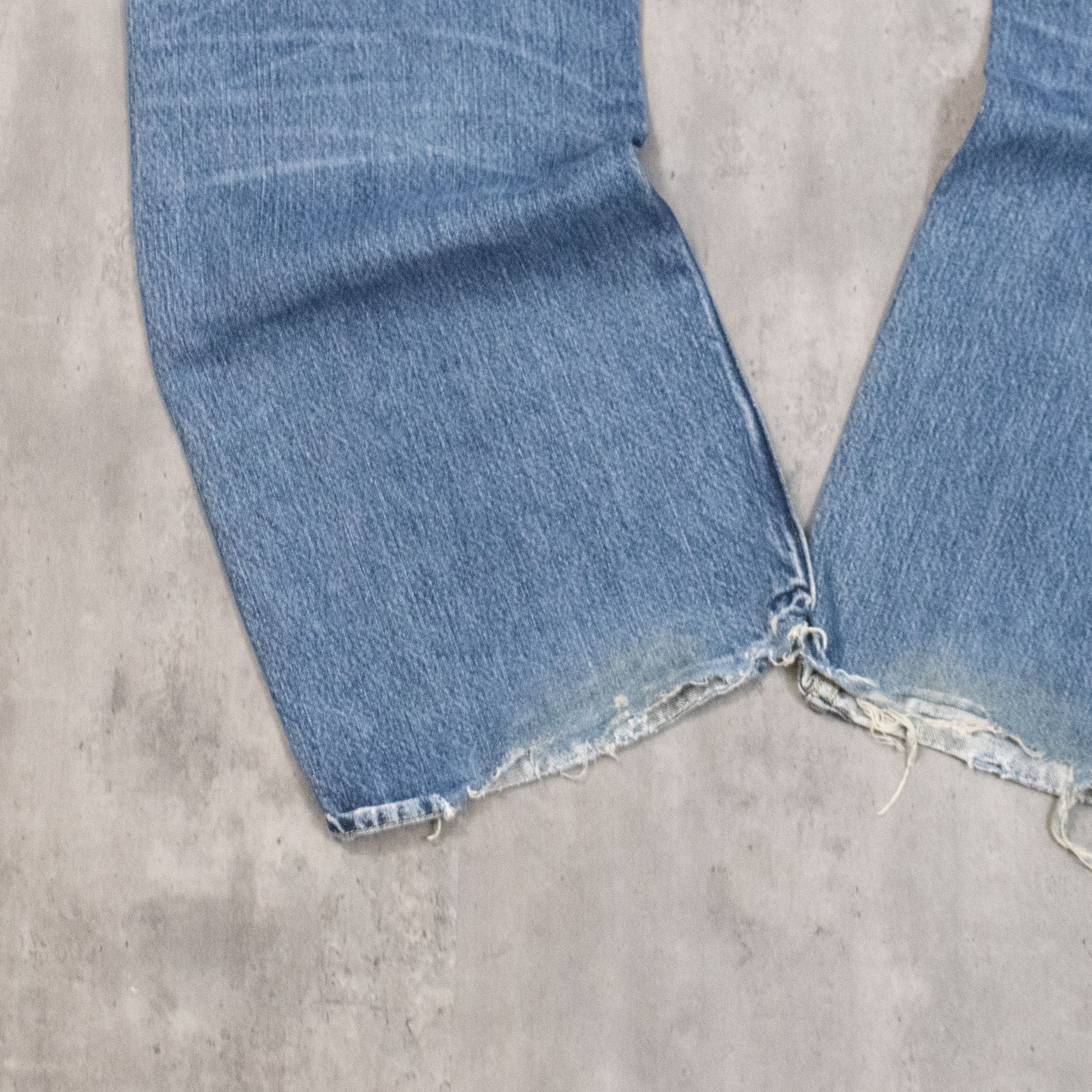 American Eagle Outfitters Y2K 00's Baggy Relax Bootcut Midwash Distressed Denim Pant's Size US 36 / EU 52 - 13 Thumbnail