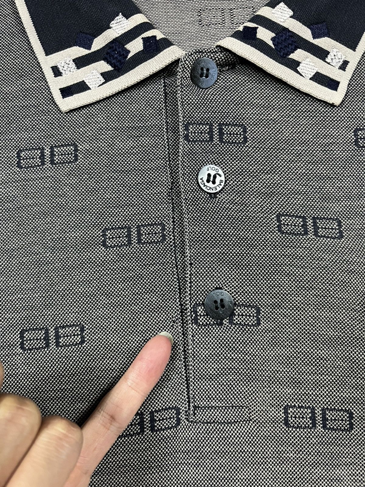 Balenciaga 90s Balenciaga monogram polos Size US M / EU 48-50 / 2 - 14 Thumbnail