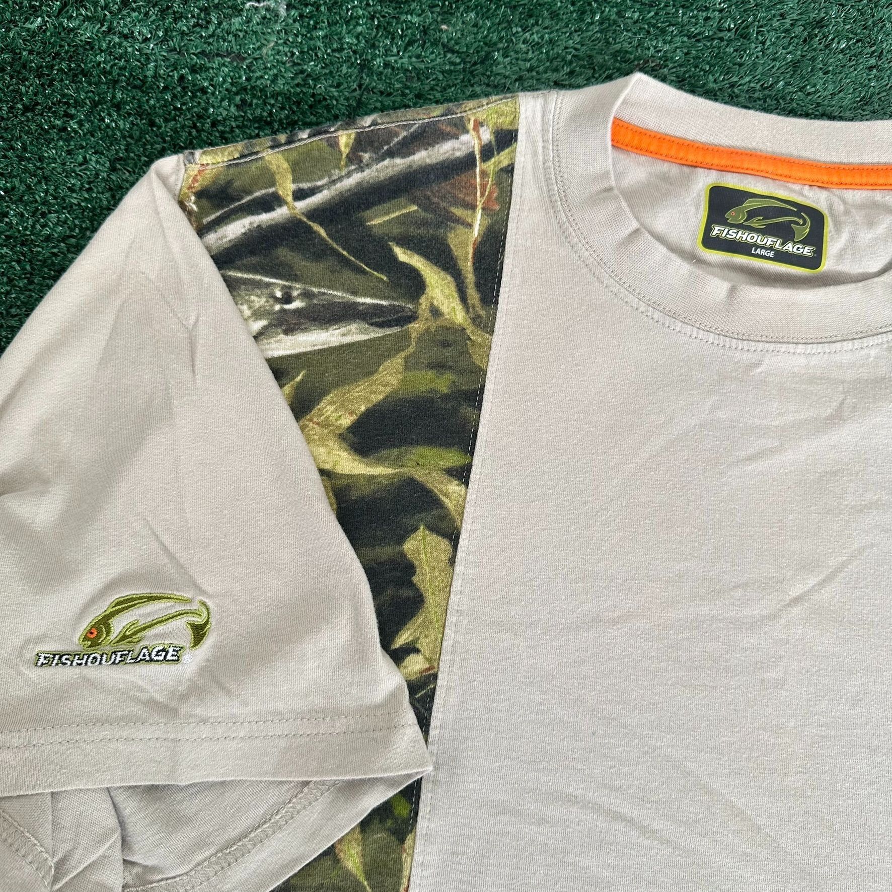 Vintage Vintage Y2K Fishouflage Musky Camo T-Shirt Fishing Outdoor B Size US L / EU 52-54 / 3 - 4 Thumbnail