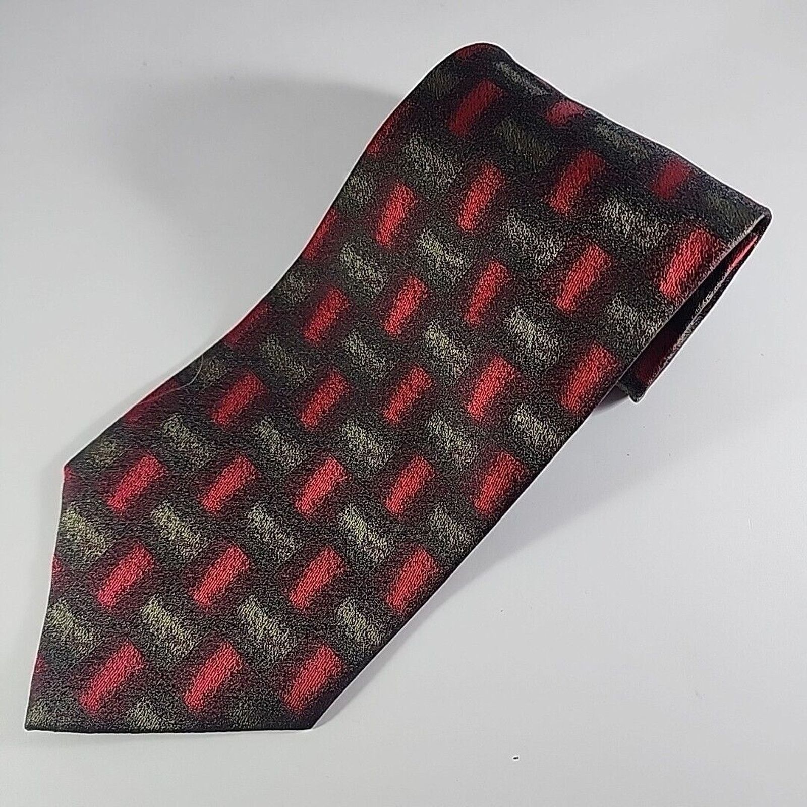 Vintage Ferrell Reed Silk Jacquard Necktie - Red-Green Geometric Size ONE SIZE - 3 Thumbnail