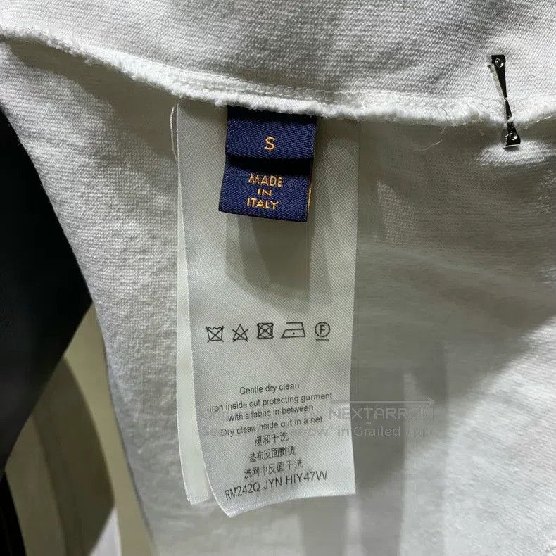 Louis Vuitton Louis Vuitton Solid Crew Neck Pullover Instruction Label S Size US S / EU 44-46 / 1 - 3 Thumbnail