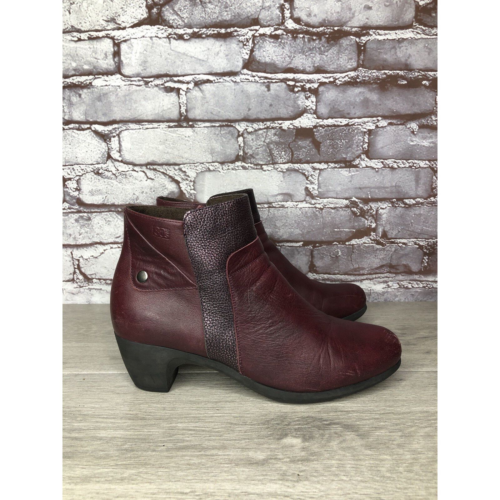 Other Treintas Burgundy Leather Pebble Ankle Side Zip Heel Boots W Size US 8.5 / IT 38.5 - 1 Thumbnail