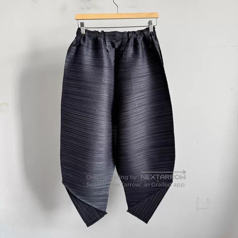 Issey Miyake Issey Miyake size:5 Black Pants Size 22" - 1 Thumbnail