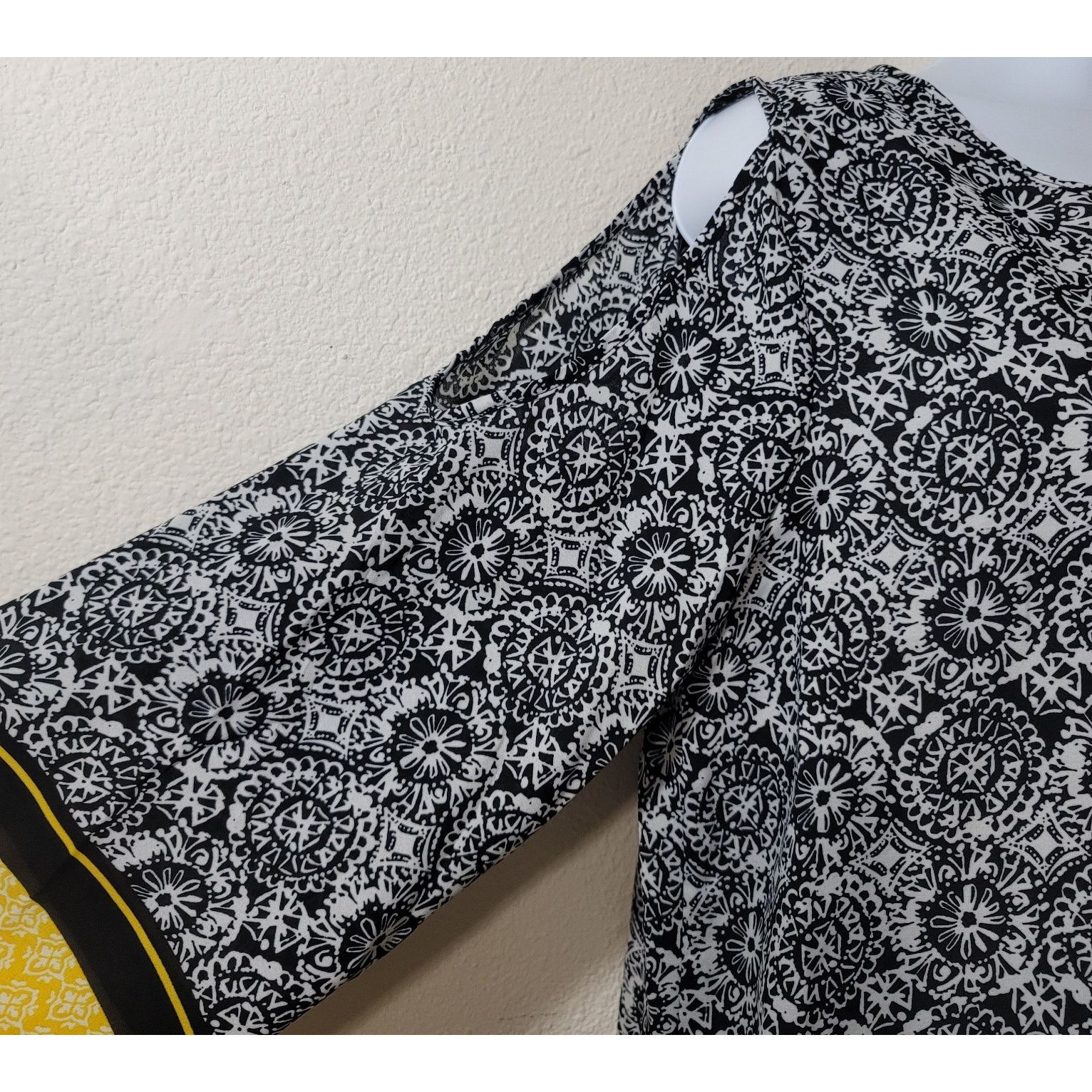 Other Cato Black White Yellow Floral Print Cold Shoulder Top Large Size L / US 10 / IT 46 - 2 Thumbnail