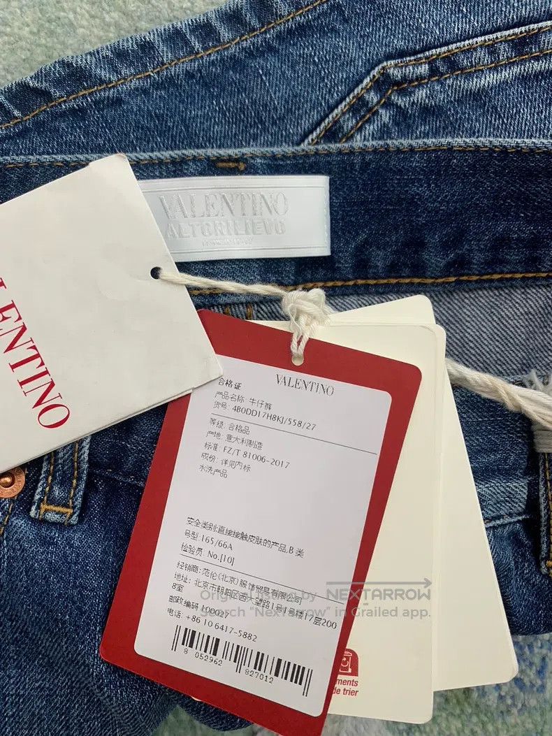 Valentino Valentino Three-dimensional embossed flower denim shorts Size 26" / US 2 / IT 38 - 4 Thumbnail