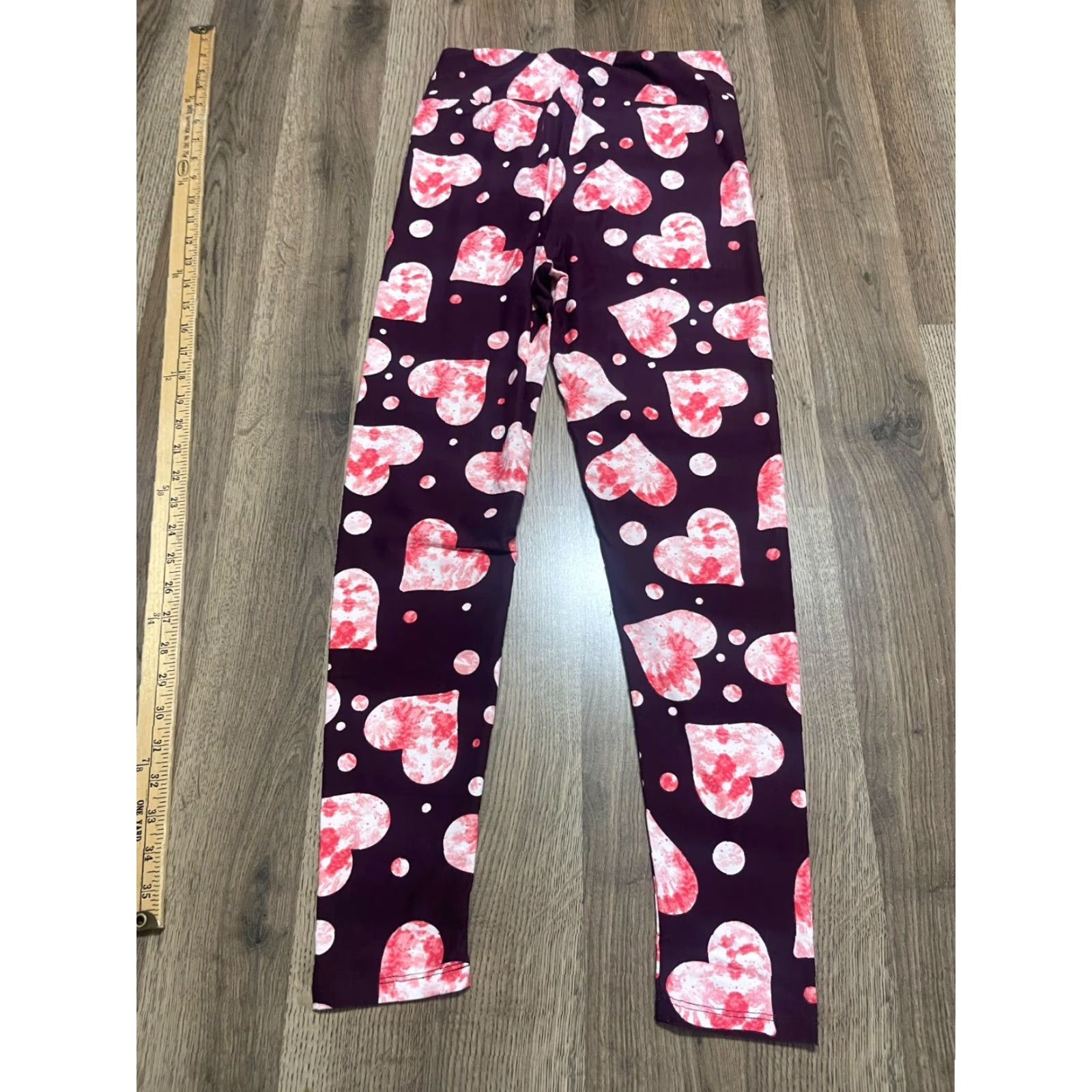 Vintage LuLaRoe Pants Womens One Size Red Pink Heart Pull On Skinny Leggings Regular Size 42" / US 20 - 4 Thumbnail