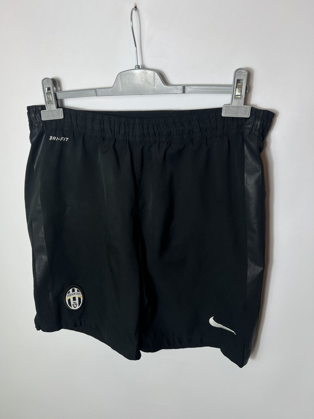 Nike JUVENTUS NIKE 2012/2013 FOOTBALL SOCCER AWAY SHORTS SIZE M Size US 32 / EU 48 - 4 Thumbnail