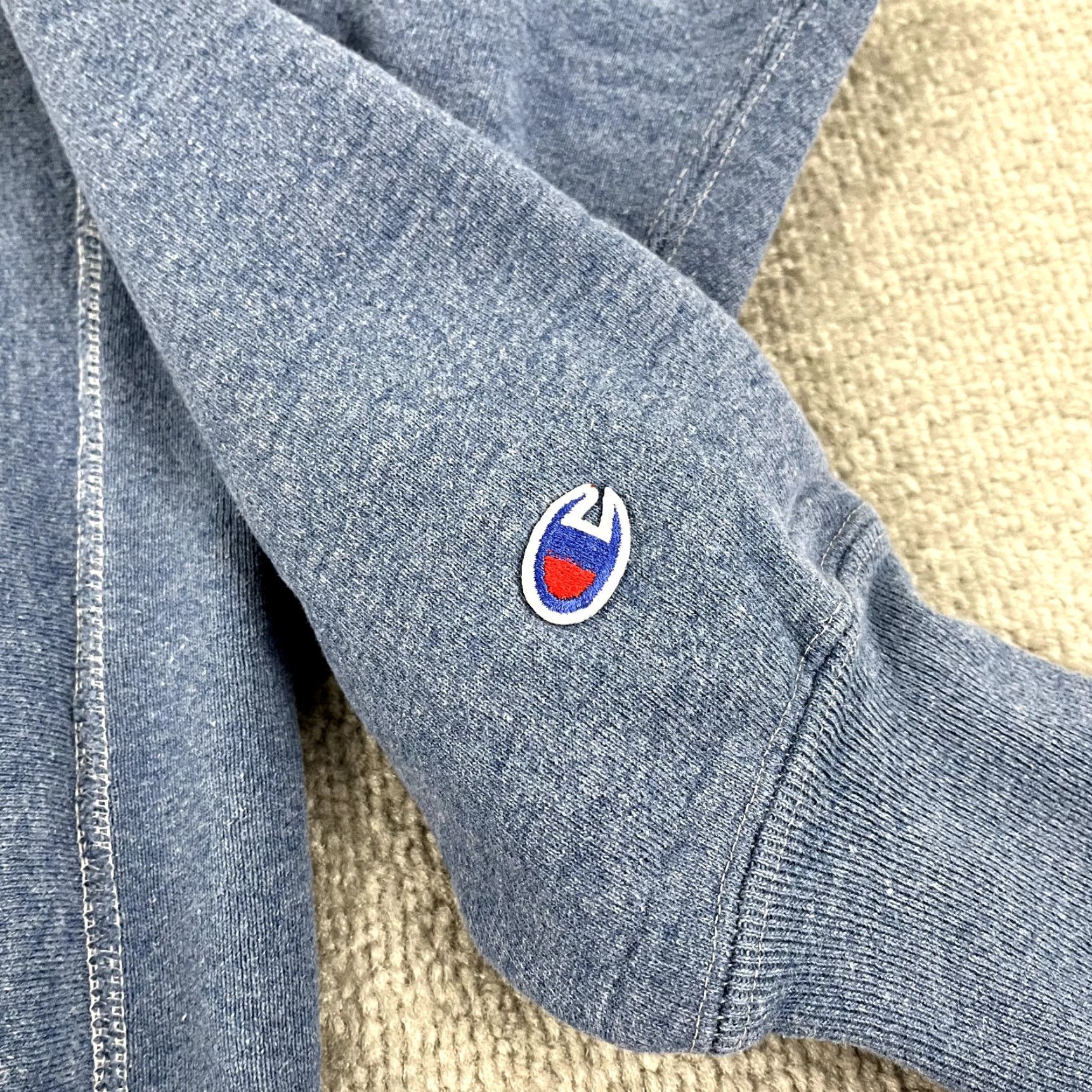 Champion VINTAGE Champion Sweatshirt Adult XL Blue Reverse Weave Crewneck Pullover USA 90s Classic Retro Logo Embroidered Mens/Womens? Size US XL / EU 56 / 4 - 2 Thumbnail