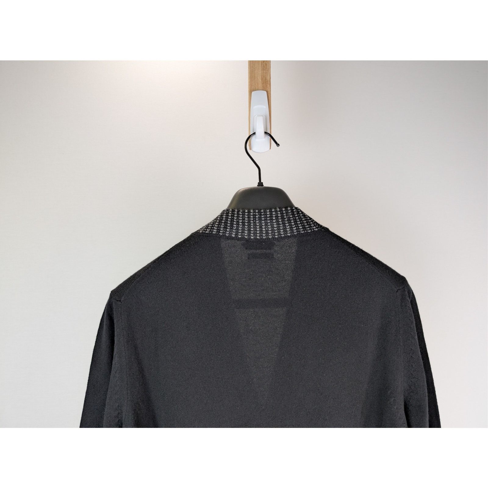 Tom Ford o1rshd1 Knitwear V-Neck Cardigan Sweater in Black Size US M / EU 48-50 / 2 - 11 Thumbnail