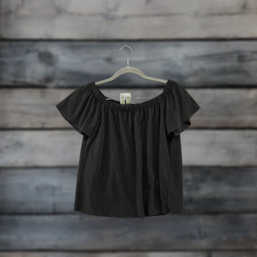 Guess Guess Top Womens Size XS Black Accordion Pleat Off Shoulder Flutter Sleeve Size XS / US 0-2 / IT 36-38 - 1 Thumbnail