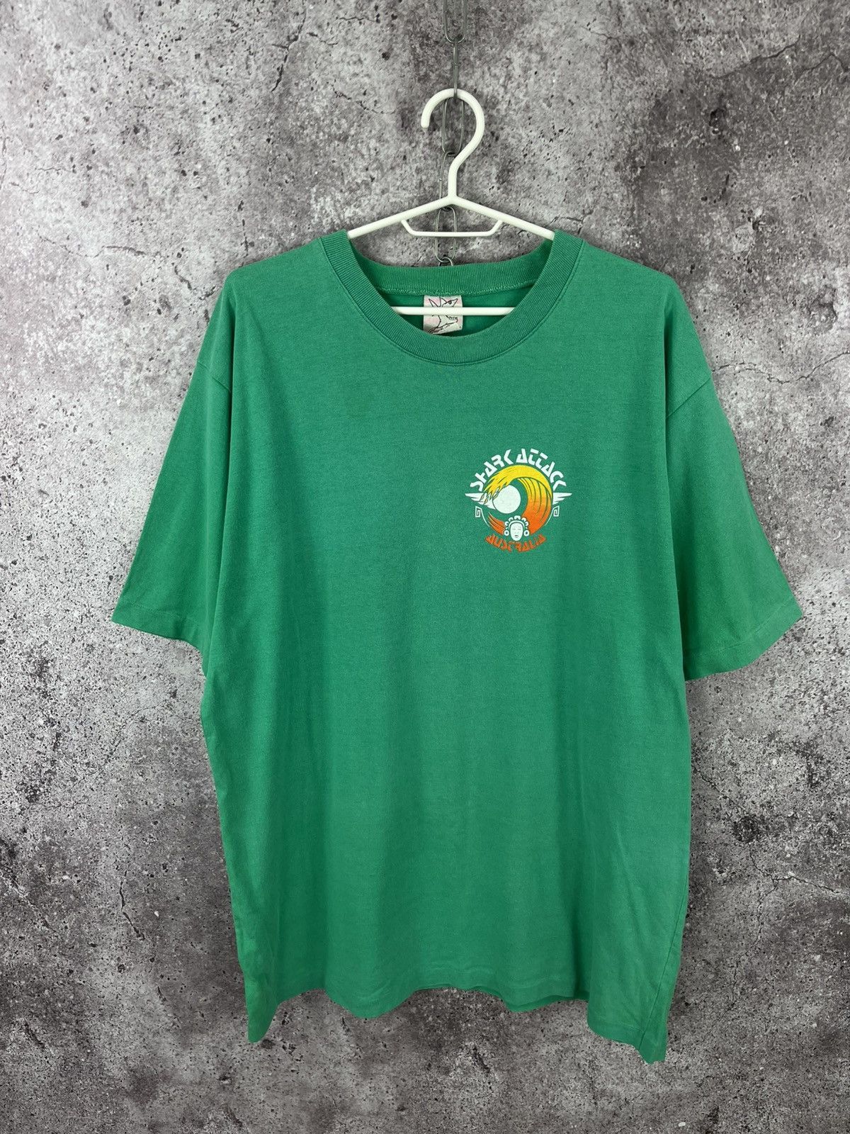 Vintage Vintage 90S Shark Attack Australia T-Shirt Heavy Cotton Size US XL / EU 56 / 4 - 1 Thumbnail