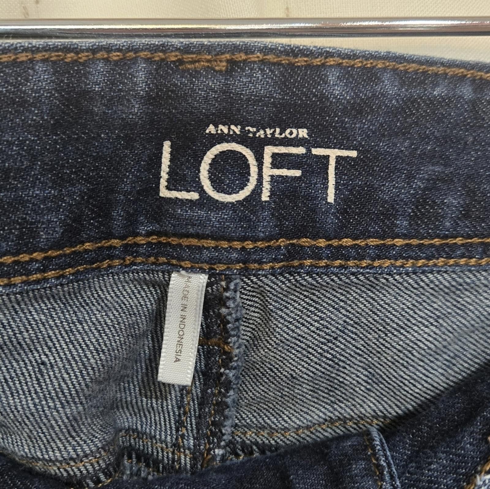 Ann Taylor Ann Taylor Crop Jean Size 28" / US 6 / IT 42 - 2 Thumbnail