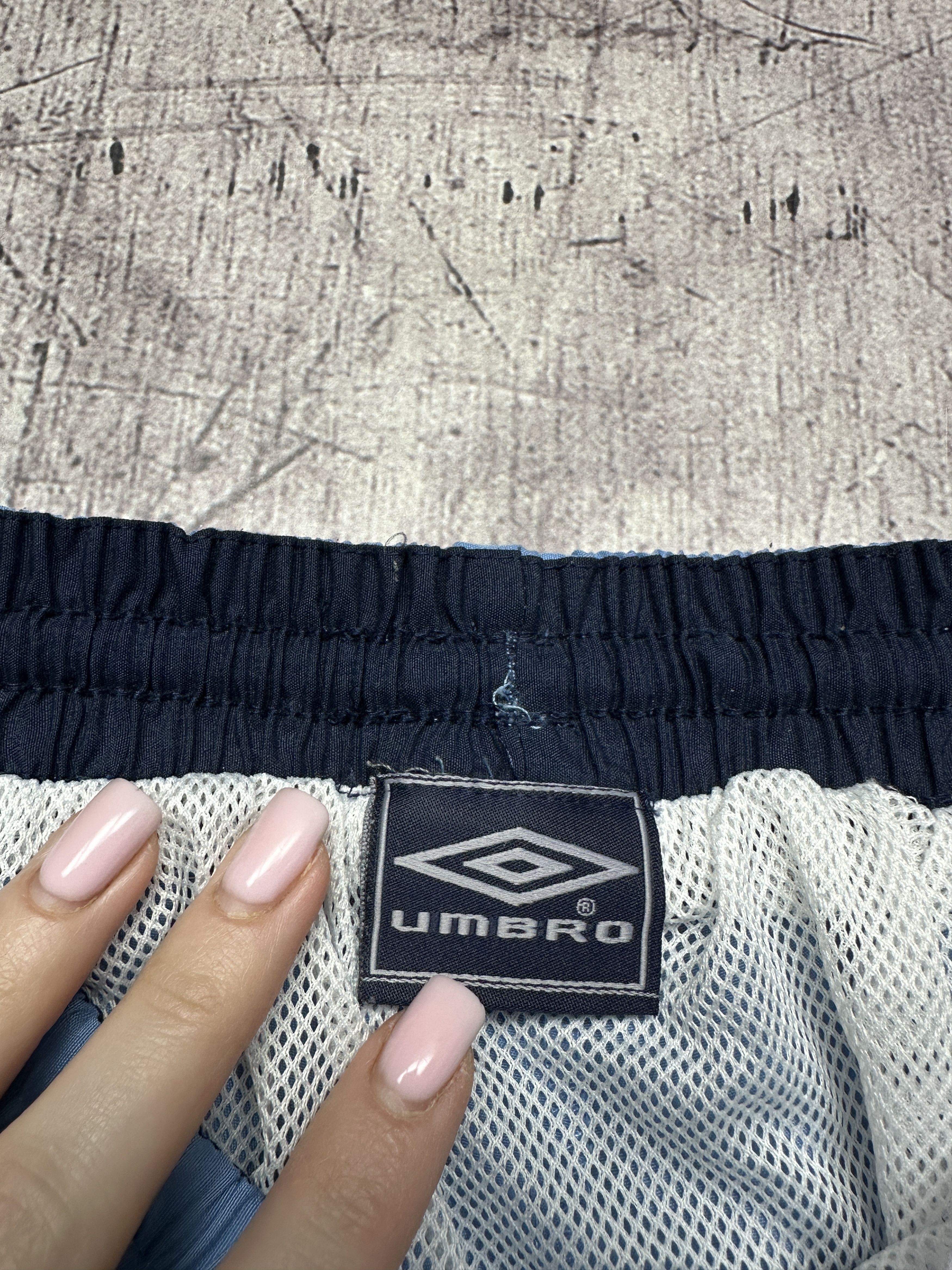 Umbro Umbro Vintage Mens Nylon Shorts Size US 30 / EU 46 - 4 Thumbnail
