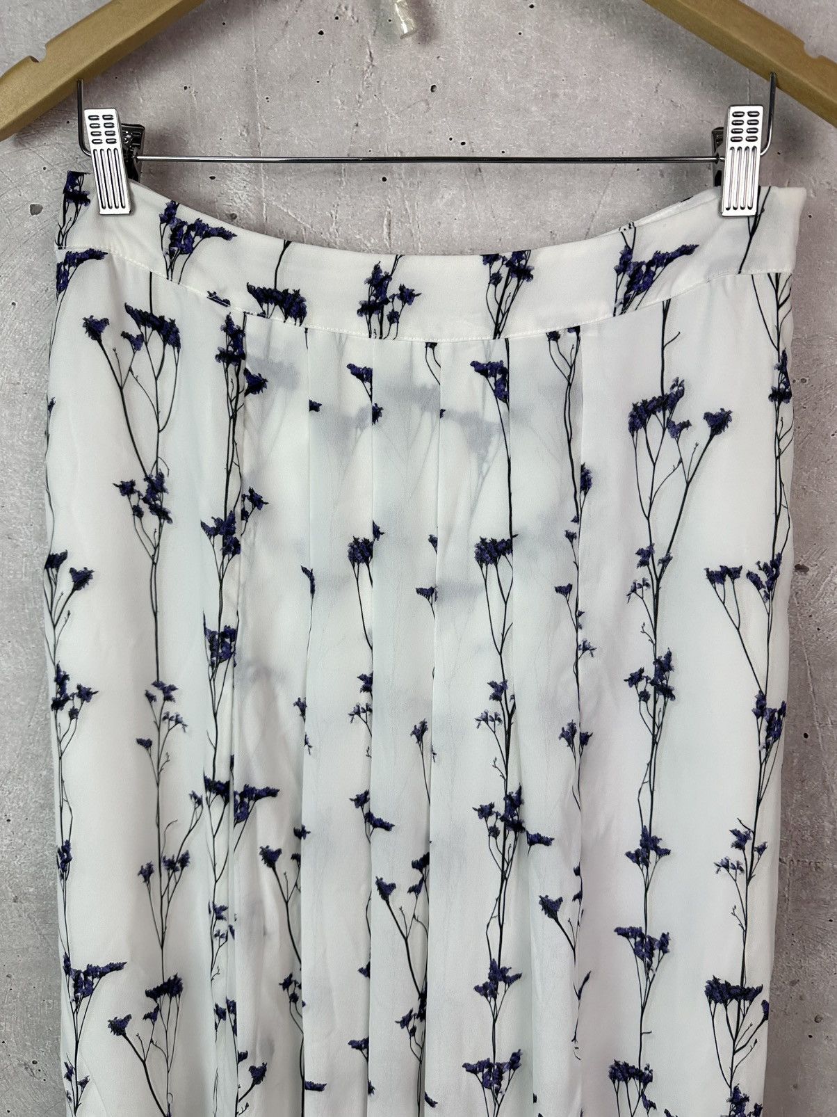 Reiss Reiss Aislin Print Flowers White Long Sleeve Shirt + Skirt Size S / US 4 / IT 40 - 10 Thumbnail